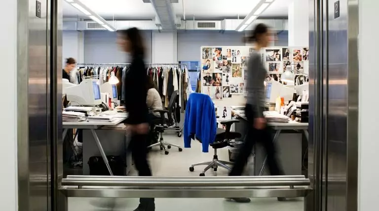 «Дьявол носит Prada»: как офисная мода стала образом 2000-х